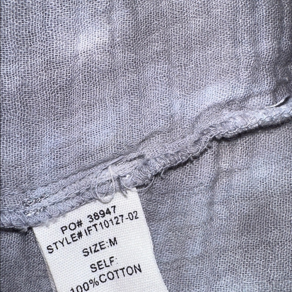 FANTASTIC FAWN Women's Blue & White ombré Button-Up Top size medium oversized w - Picture 7 of 7